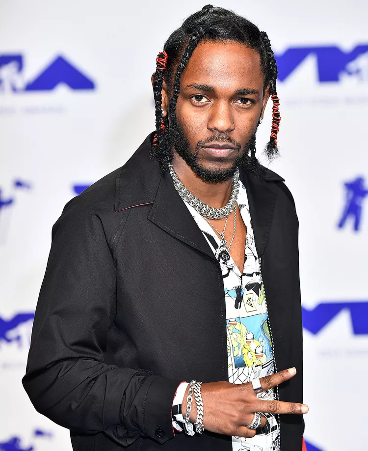 KENDRICK LAMAR REIGNS SUPREME AT BET HIP HOP AWARDS