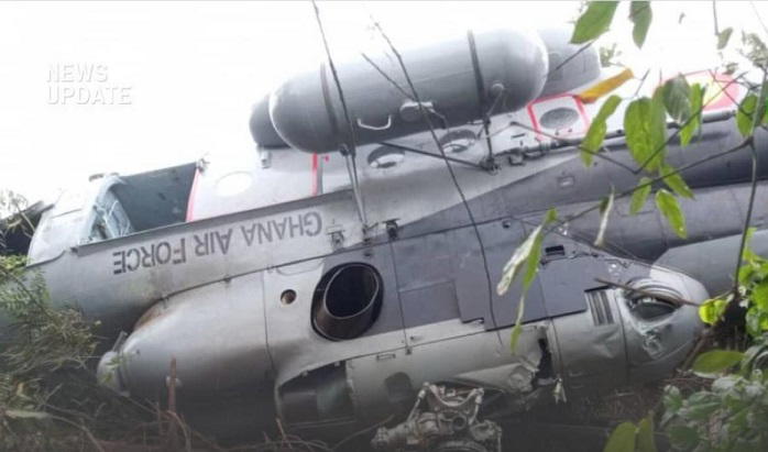 Gov’t holds wreath-laying ceremony in honour of helicopter crash victims