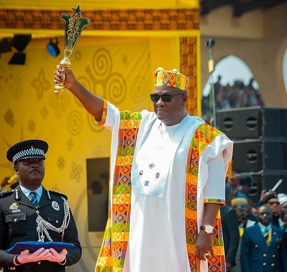 GOV’T ENDORSES FIVE-YEAR PRESIDENTIAL TERM, AGE LIMIT REDUCED TO 35